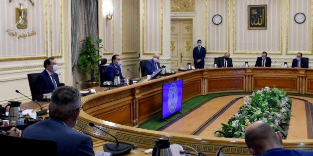 Egyptian PM, ministers discuss cooperation projects with Iraq, Jordan